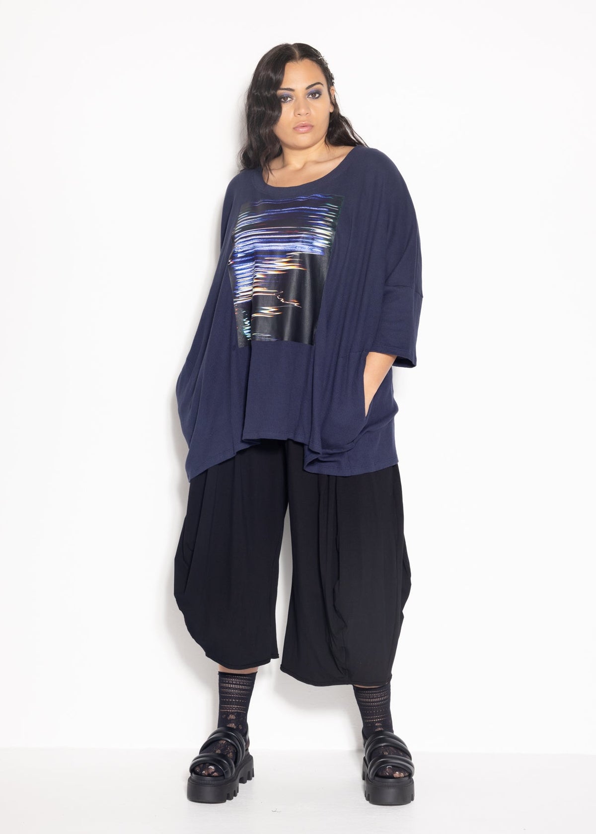 Vita Tee - Navy Glith Print