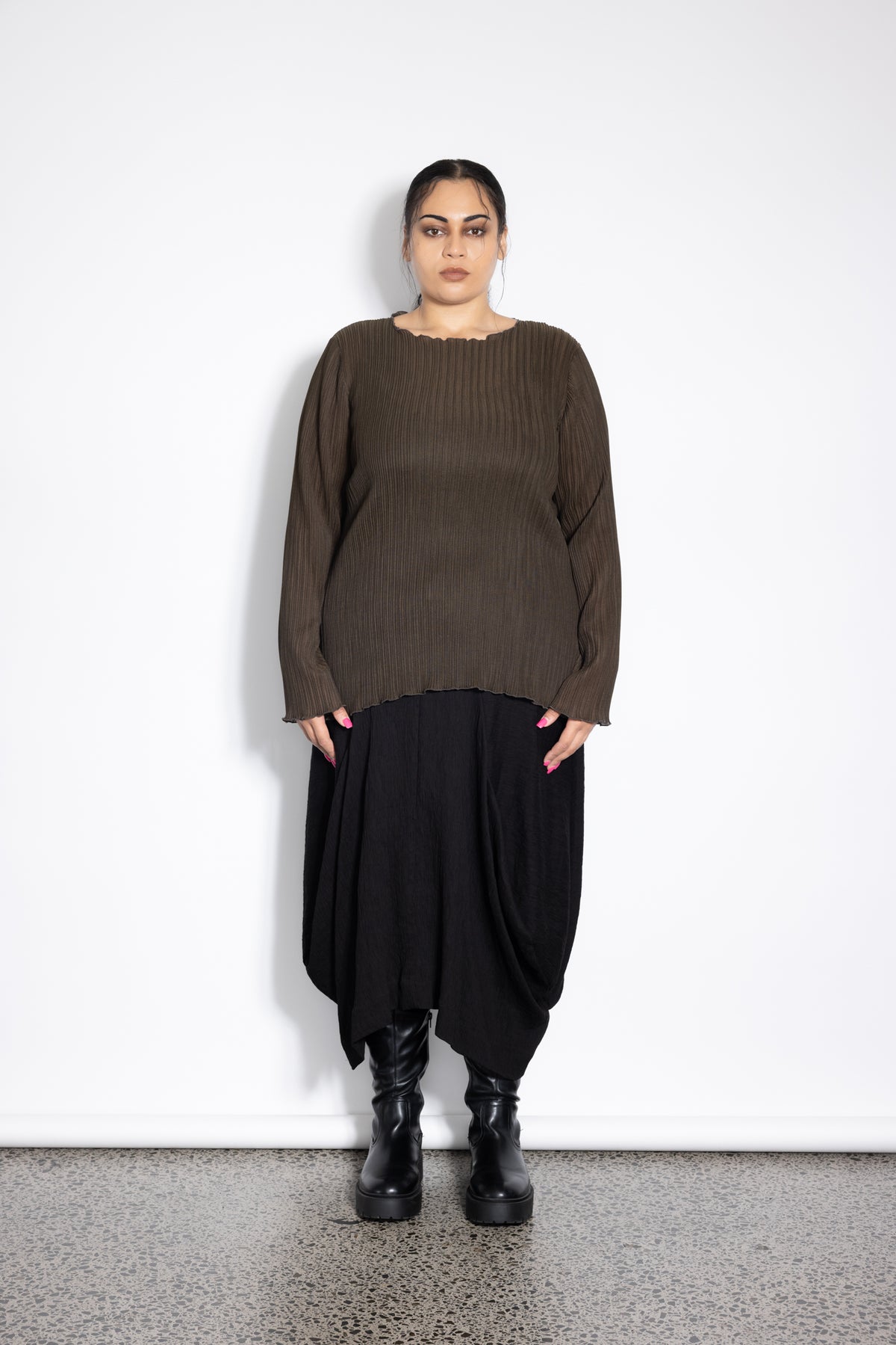 Outlet - Freddie Layer Top - Olive Pleats